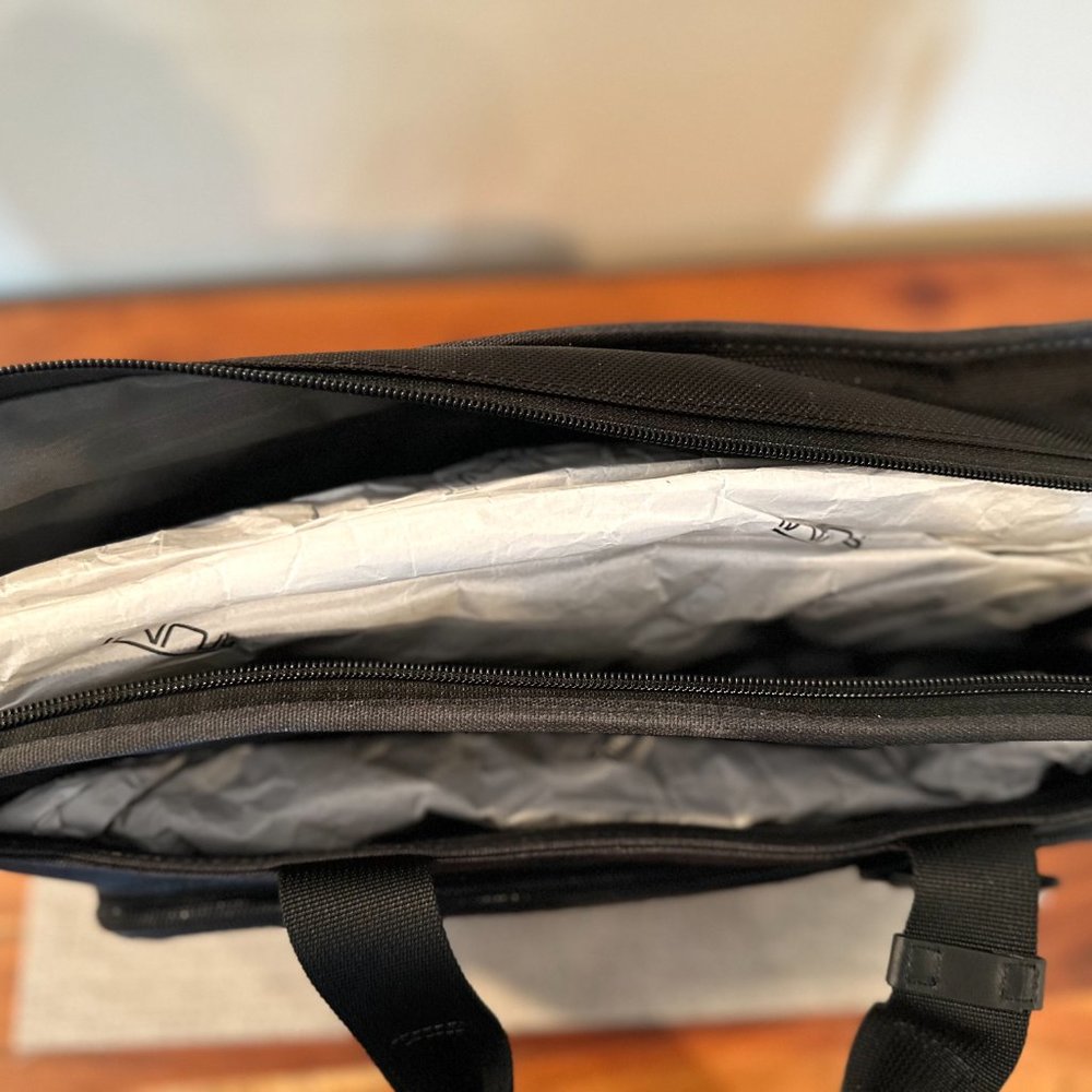 Tumi Slim Deluxe Portfolio - Picture 7 of 9